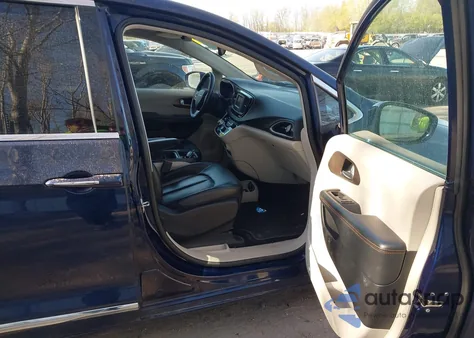 2017 Chrysler Pacifica Touring-L z USA, uszkodzony, nr VIN 2C4RC1BG8HR594451